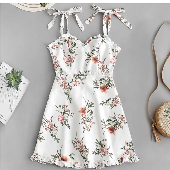 WHITE MINI DRESS WITH FLORAL PRINT GREAT FOR BRIDES - Picture 1 of 4